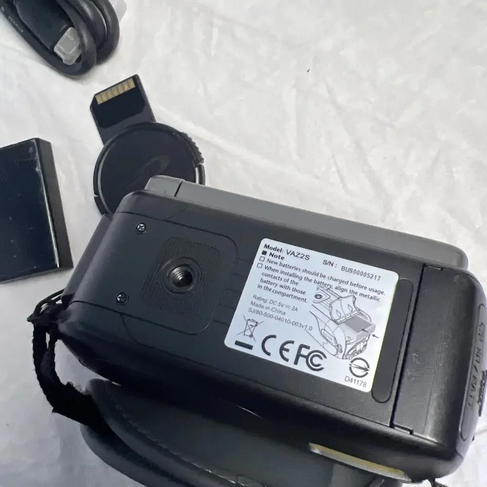 Aiptek VAZ2S DIGITAL VIDEO CAMCORDER 120X ZOOM W CHARGER CORD, MEMORY CARD & BOX